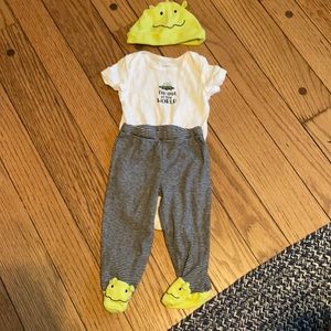 Carters Matching Set w/ Hat